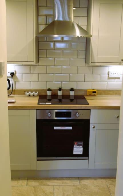 Gorgeous Cozy Cottage With A Heritage Feel, Walks, Pubs & Wood Burner Tideswell Exterior photo